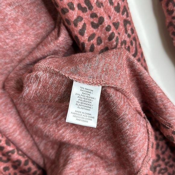 Bobeau Cardigan Women’s Maroon Cheetah Cardigan Size Medium - Picture 5 of 8